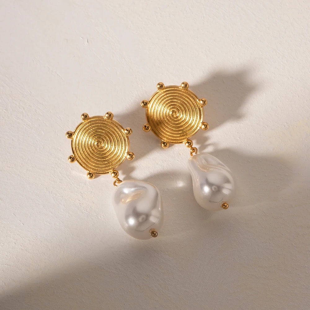 Paola Pearl Earrings