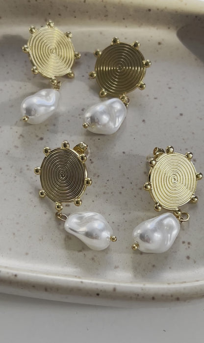 Paola Pearl Earrings